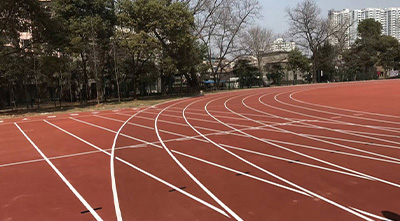 混合型塑胶跑道施工有哪些要求？